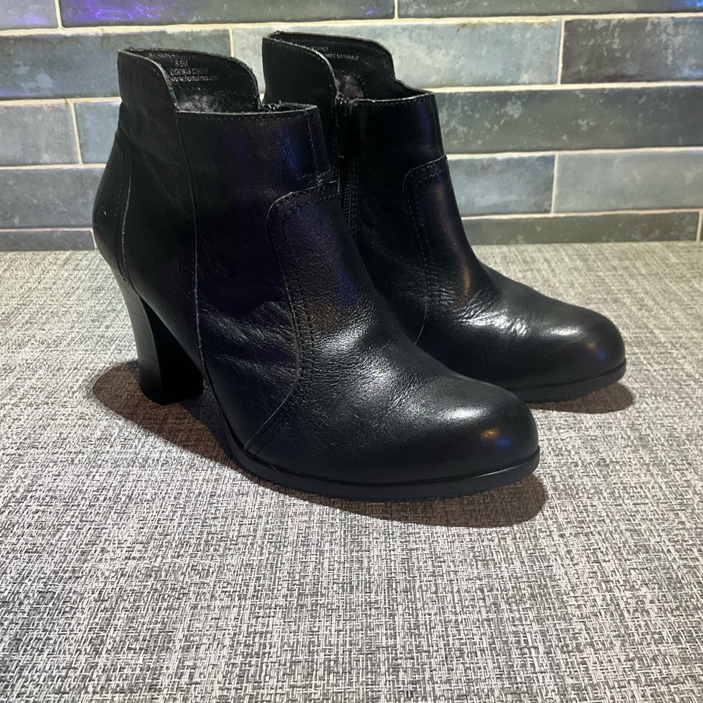 Born Claire Women’s Elegant Black Leather Ankle Boots